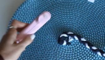 舊衣服改造成沙發(fā),做成小型沙發(fā)最簡單的方法是怎么樣的 家里舊衣服太多了,還有一些實(shí)用的家居用品